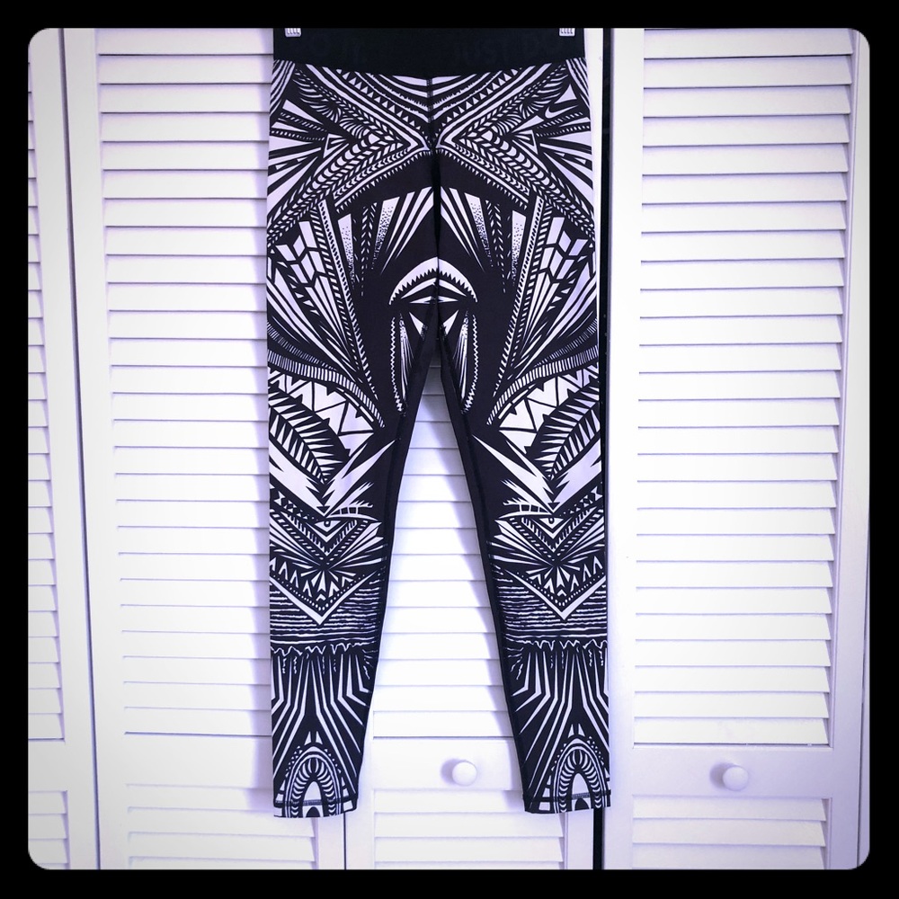 NIKE Pro Tattoo Print Tech Tights